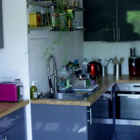 Beau 4 Pieces Dans Coin De Verdure Apartment *